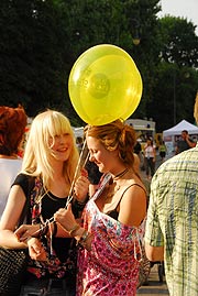 Die "Outdoor Freaks" am Siegestor (Foto: Martin Schmitz)
